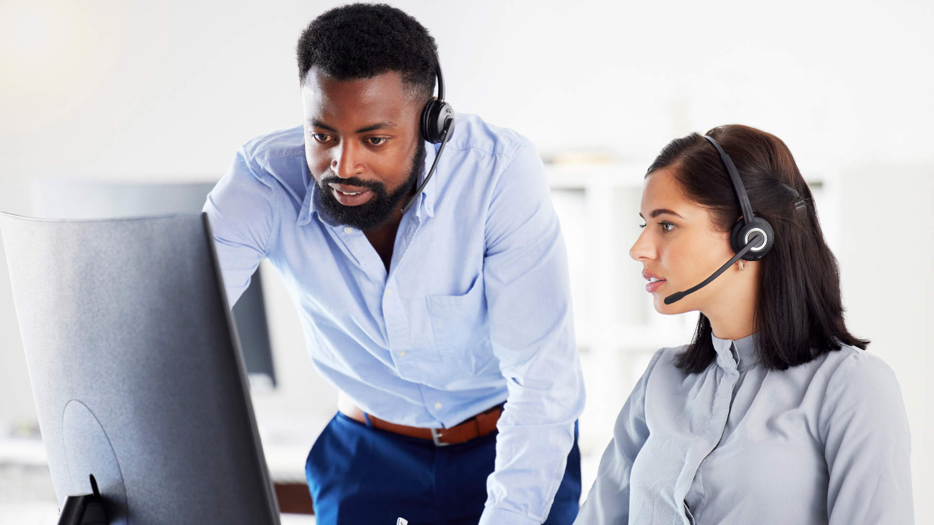 Servicio al cliente 2025: la ventaja competitiva que tu empresa no puede ignorar,&nbsp;plataforma para call center,&nbsp;agente de call center medellin.